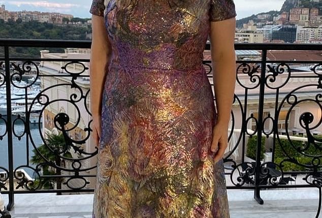 Rebel Wilson happily flaunts her impressive weight loss